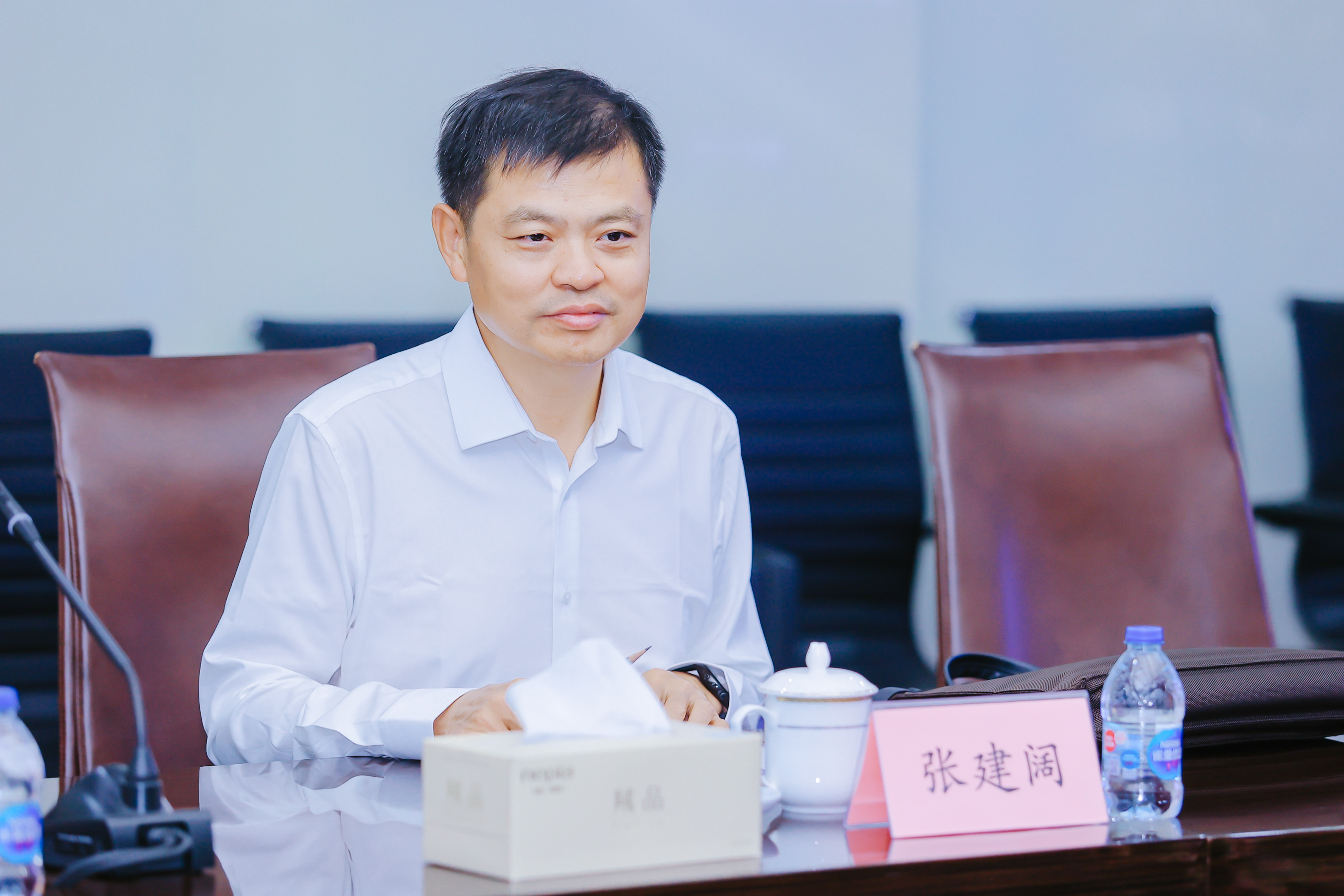中國(guó)石化領(lǐng)導(dǎo)劉會(huì)友、張建闊一行蒞臨神開(kāi)參觀考察(圖5)
